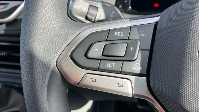 Volkswagen Crafter Cr35 Mwb Diesel Fwd 2.0 TDI 140PS Commerce Plus High Roof Van